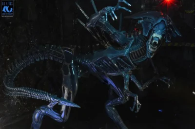 Alien Queen Ultra Deluxe Boxed Figure 40th Anniversary - NECA